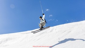 24VS体育直播-英超球员佩戴虞美人臂章的意义及历史背景